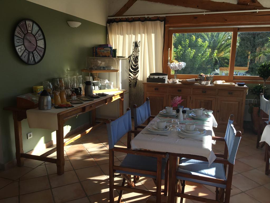 Le Mas Shabanou Bed & Breakfast Roquefort-les-Pins Exterior photo