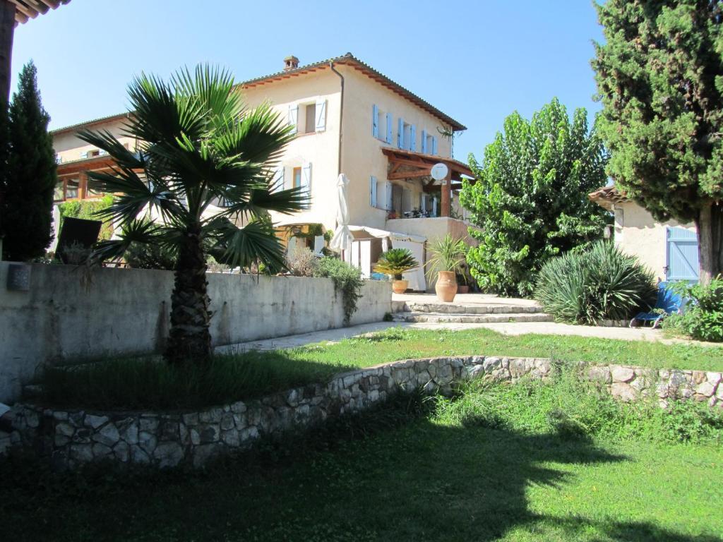 Le Mas Shabanou Bed & Breakfast Roquefort-les-Pins Exterior photo