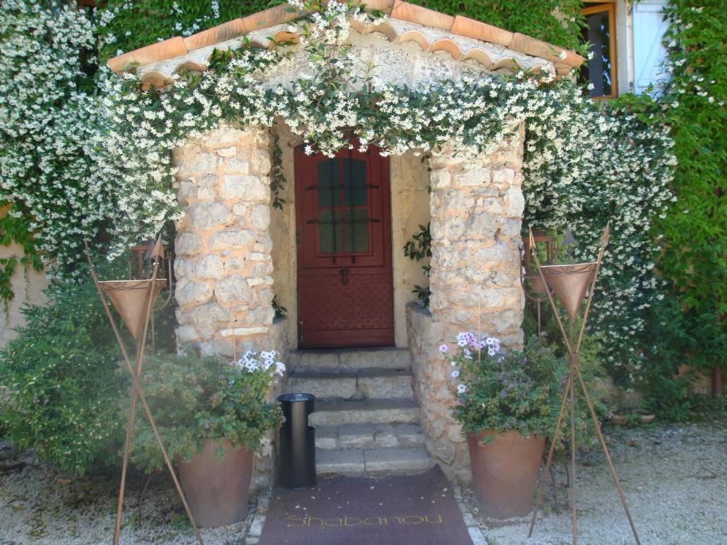 Le Mas Shabanou Bed & Breakfast Roquefort-les-Pins Exterior photo