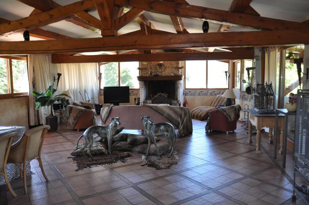 Le Mas Shabanou Bed & Breakfast Roquefort-les-Pins Exterior photo
