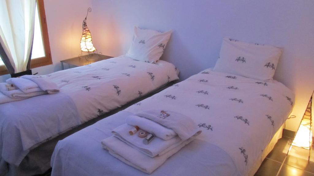 Le Mas Shabanou Bed & Breakfast Roquefort-les-Pins Room photo