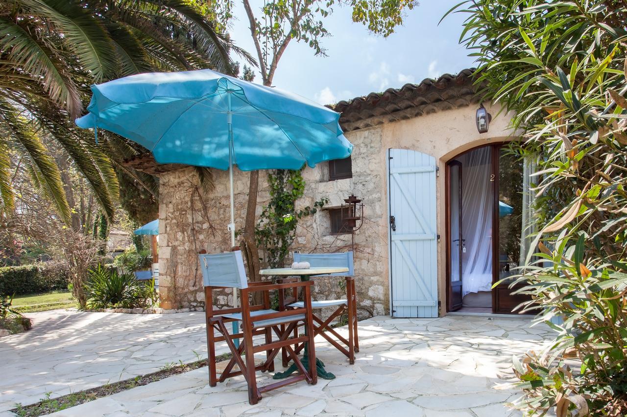 Le Mas Shabanou Bed & Breakfast Roquefort-les-Pins Exterior photo