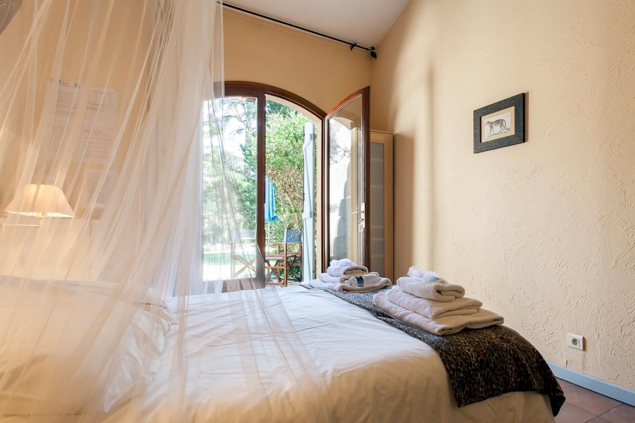 Le Mas Shabanou Bed & Breakfast Roquefort-les-Pins Exterior photo