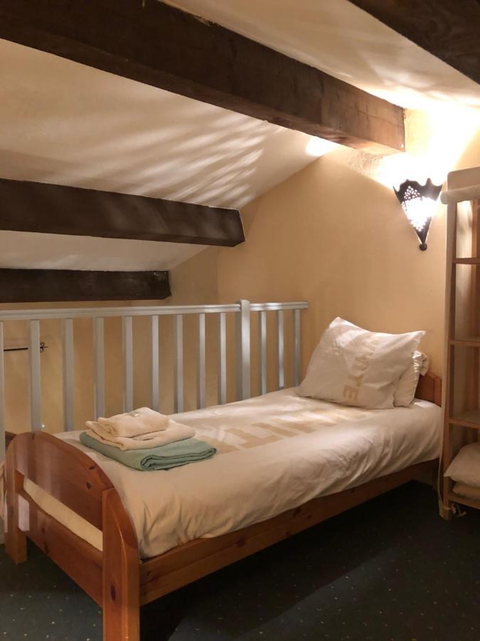 Le Mas Shabanou Bed & Breakfast Roquefort-les-Pins Exterior photo