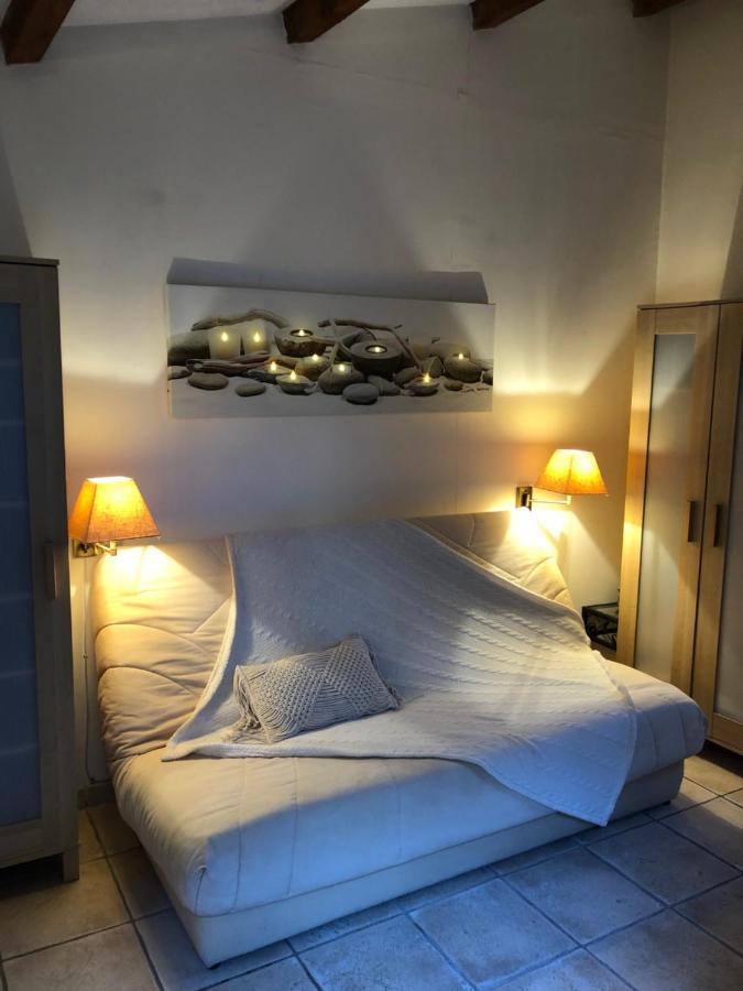 Le Mas Shabanou Bed & Breakfast Roquefort-les-Pins Exterior photo